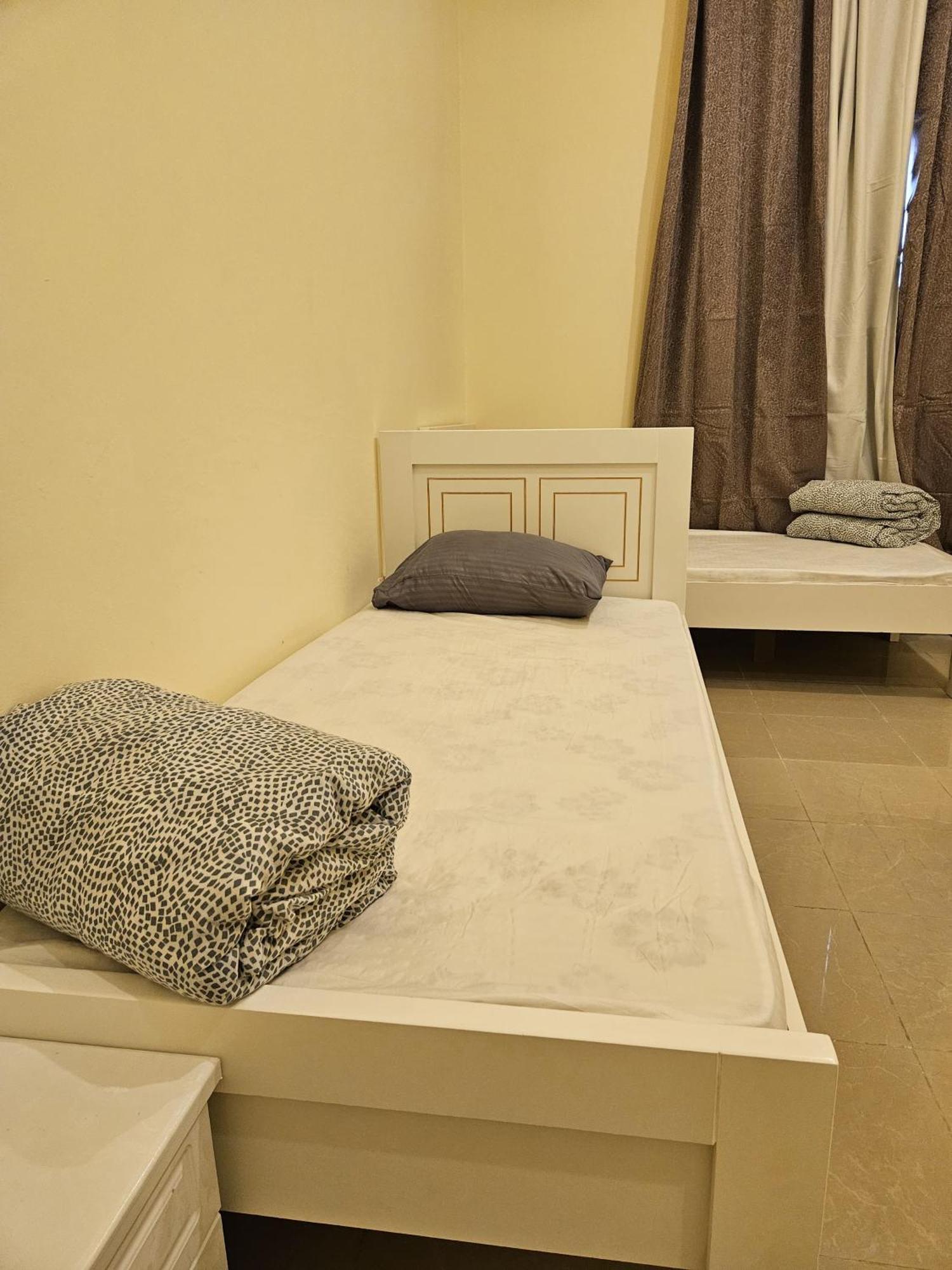 Paradiso Backpackers Nest Abu Dhabi Exterior photo